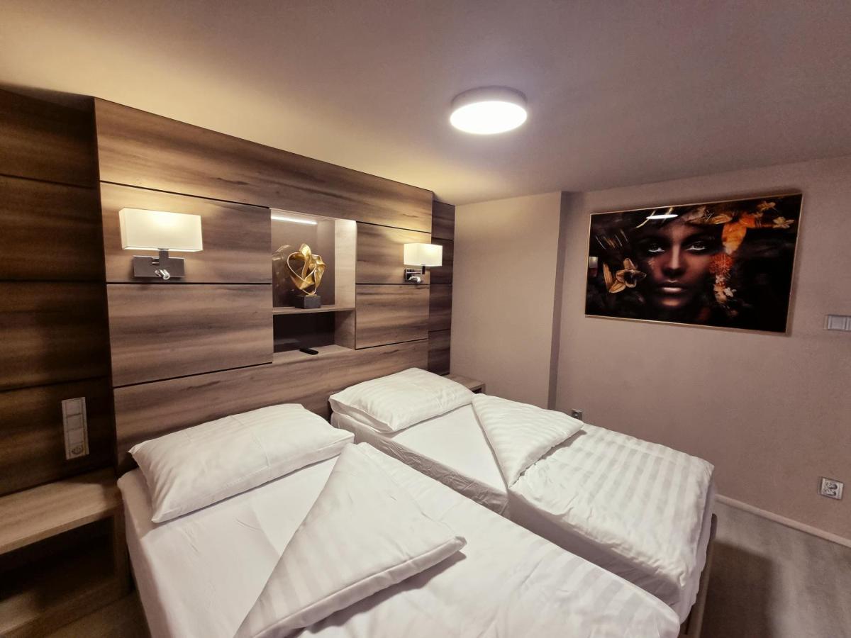 Apartmany Etenia Kadaň Exteriör bild