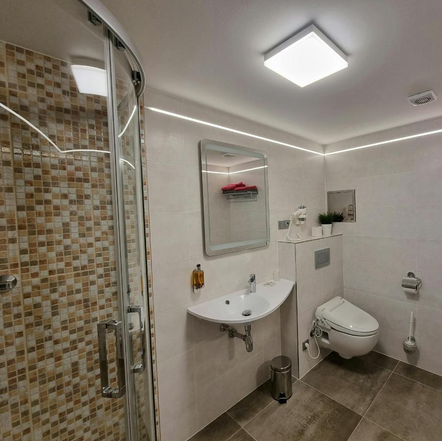 Apartmany Etenia Kadaň Exteriör bild